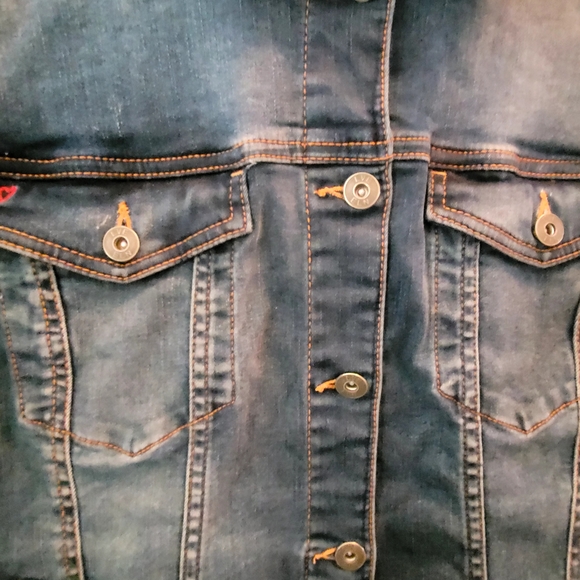 Ellen Degeneres Blue Denim Jacket with Love Detail - Picture 5 of 7